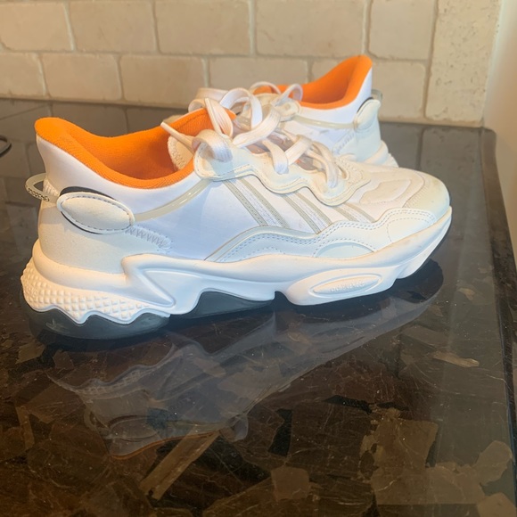 ADIDAS OZWEEGO - Picture 2 of 5